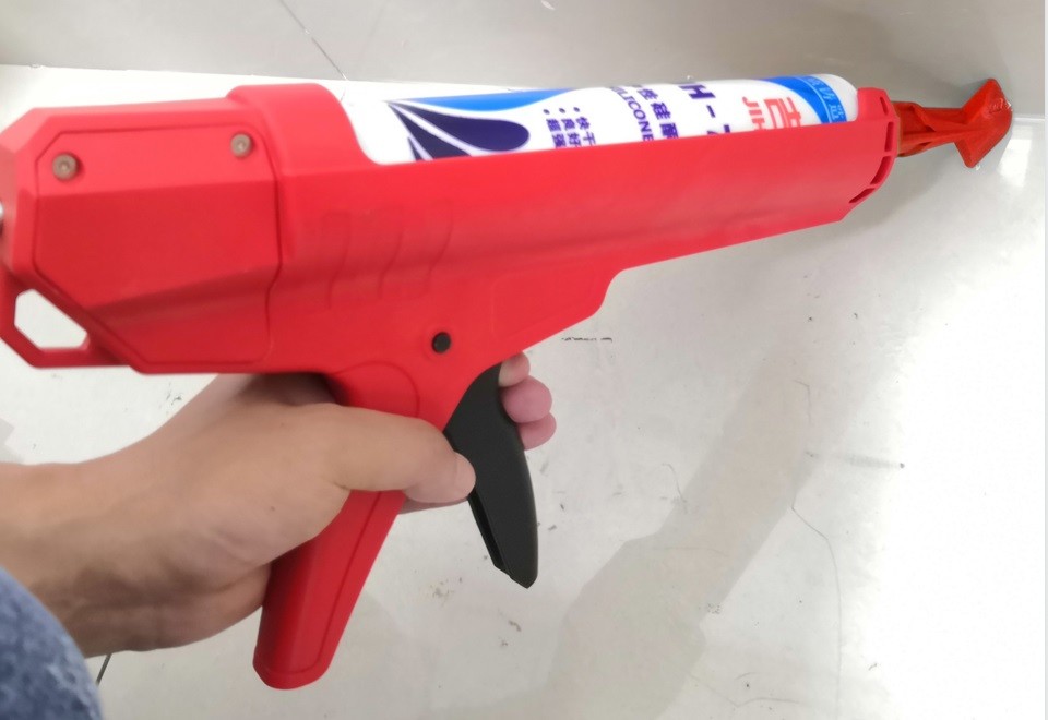 Stěrky aplikační na tmely a silikony