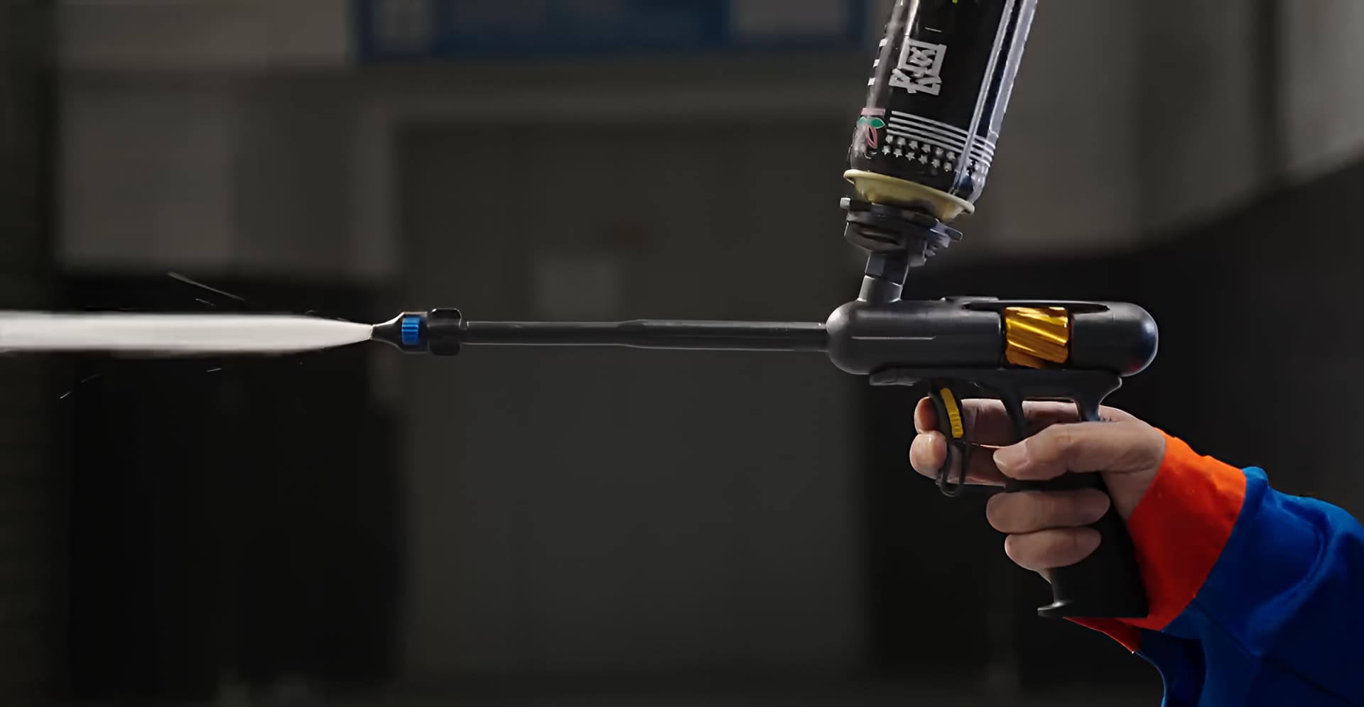 Pistole na PU pěnu kov s funkcí rozprašování